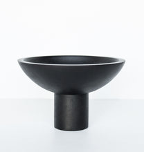 Afbeelding in Gallery-weergave laden, Bowl on foot &quot;Shizu&quot;
