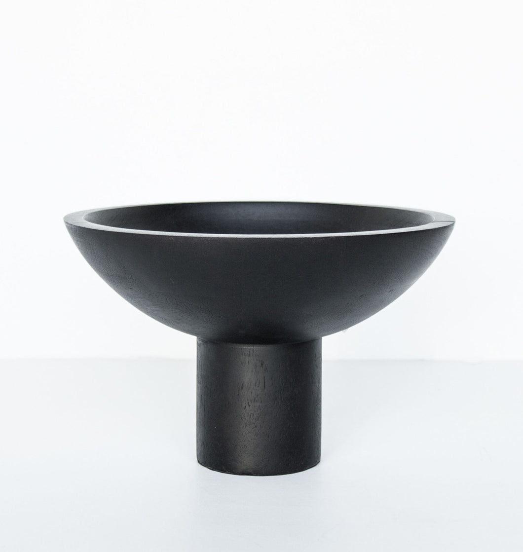 Bowl on foot 