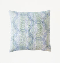 Afbeelding in Gallery-weergave laden, Cushion &quot;Colourful Circles&quot;
