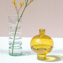 Afbeelding in Gallery-weergave laden, Vase recycled glass round Amber Green
