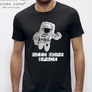 T-shirt "need more space" (m)
